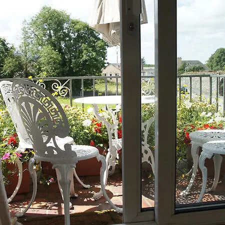 Emerville House Bed & Breakfast 3*